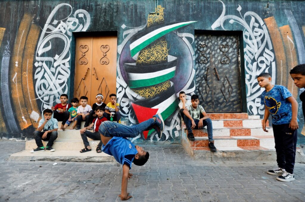 Gaza breakdancing1