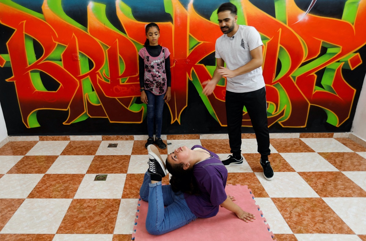 Gaza breakdancing2