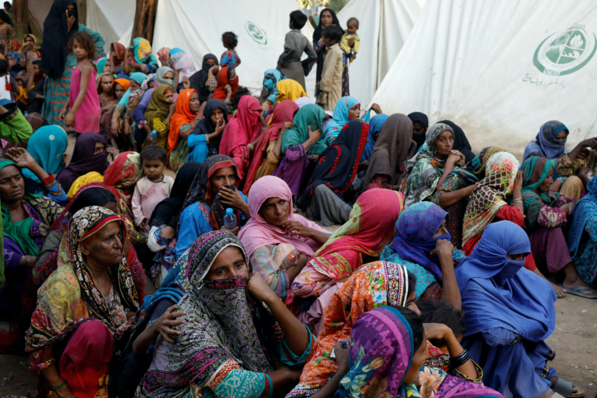 Pakistan Sehwan IDP camp women