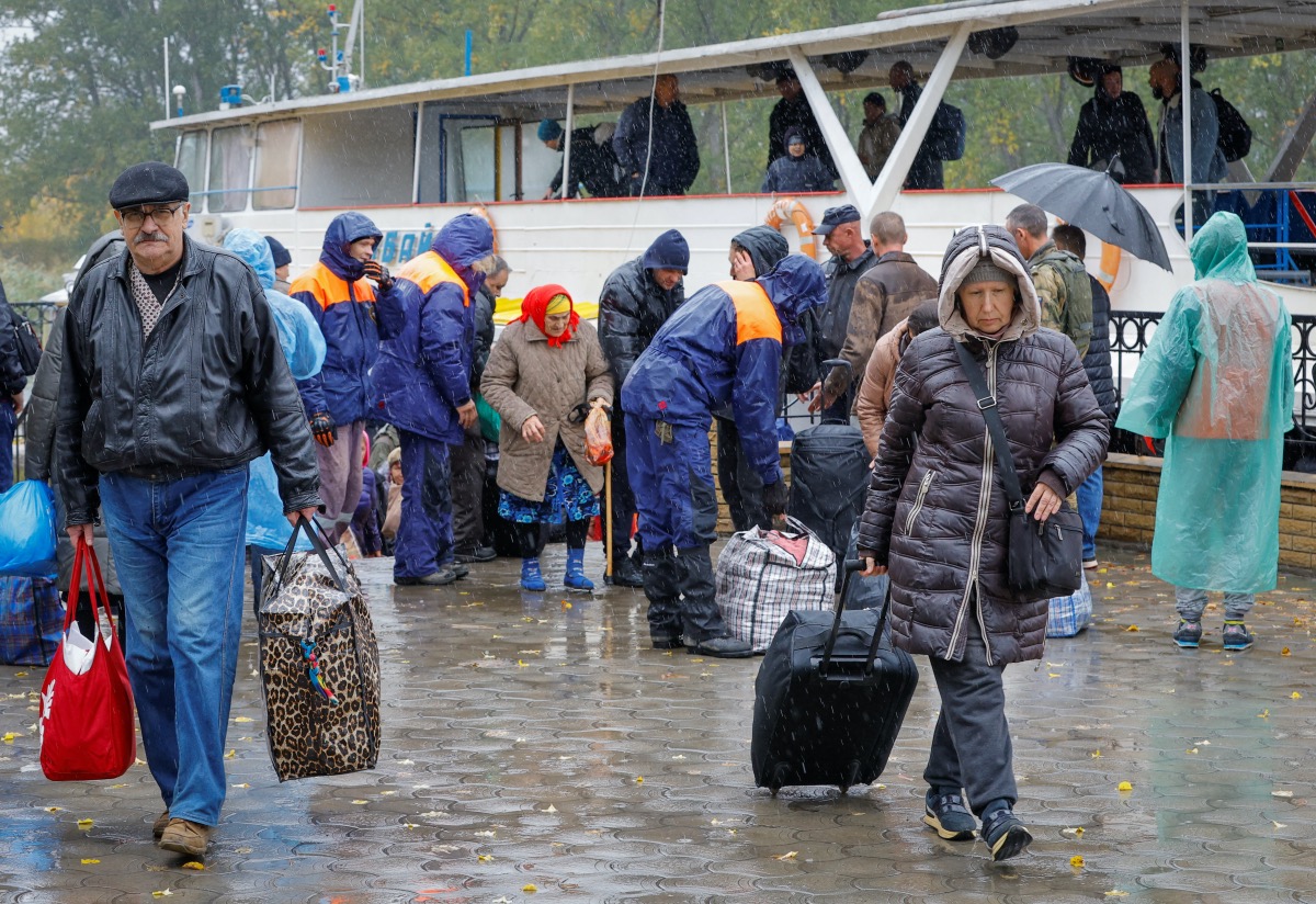 Ukraine Oleshky Kherson evacuees2