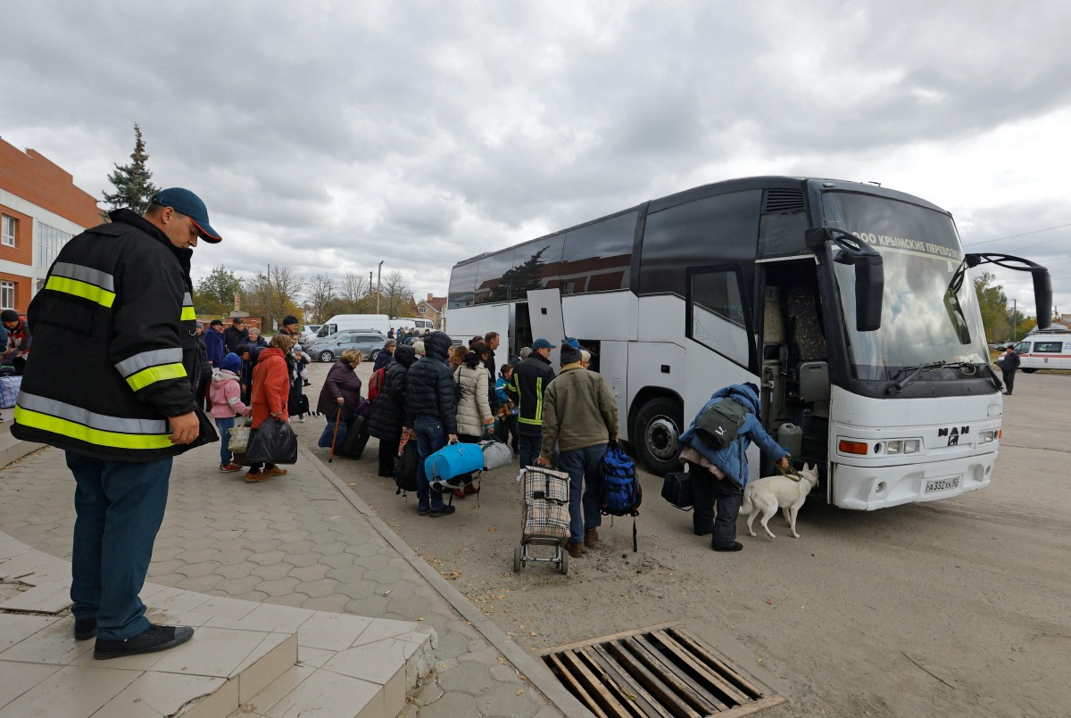 Ukraine Oleshky evacuees