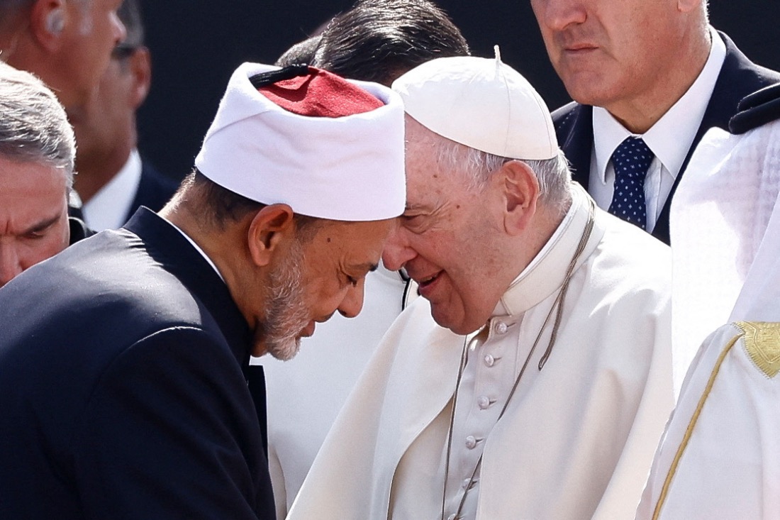 Bahrain Pope Francis and Grand Imam of Al Azhar Ahmed Al Tayeb2