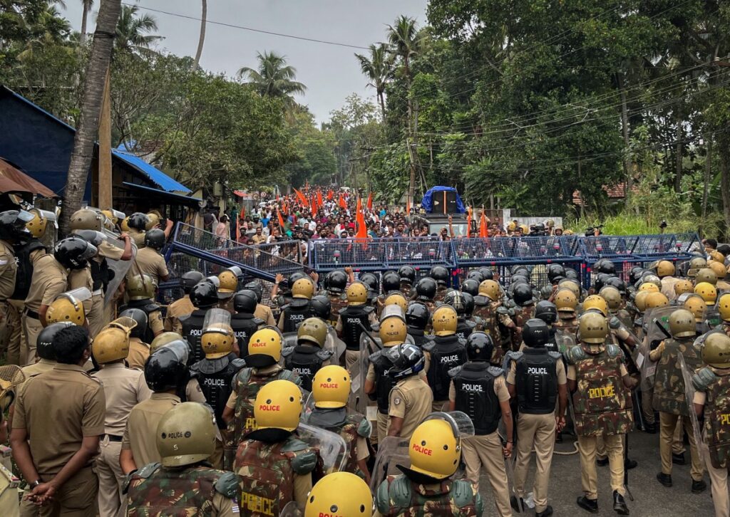 India Vizhinjam protestors and police