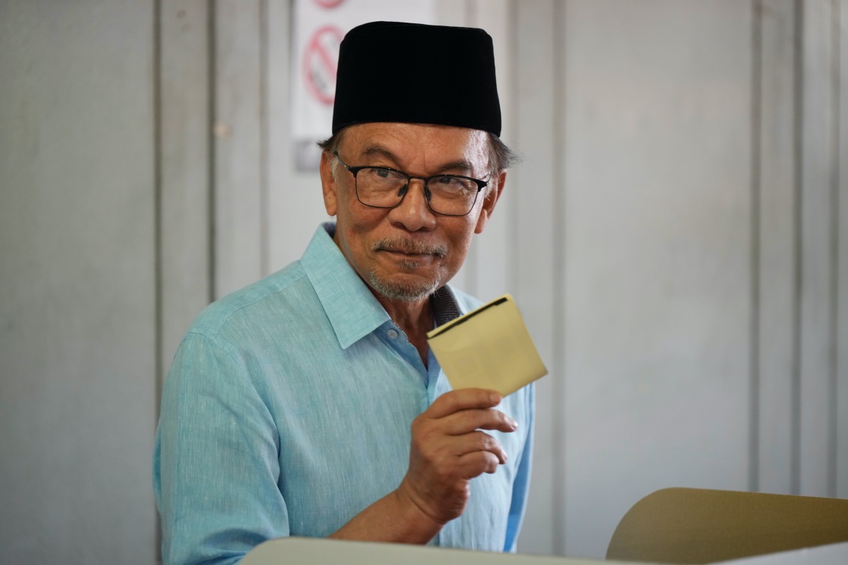 Malaysia election Anwar Ibrahim voting