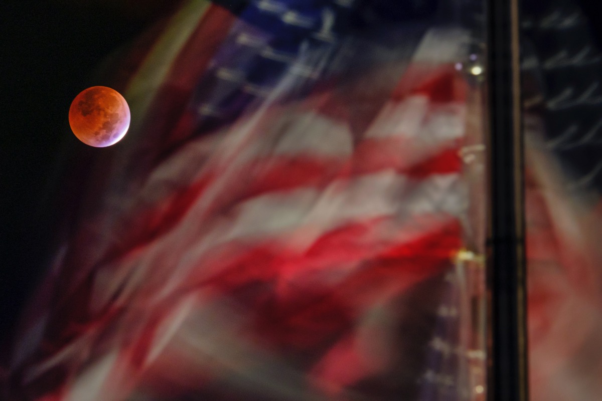 US midterms Washington DC Blood moon and US flag
