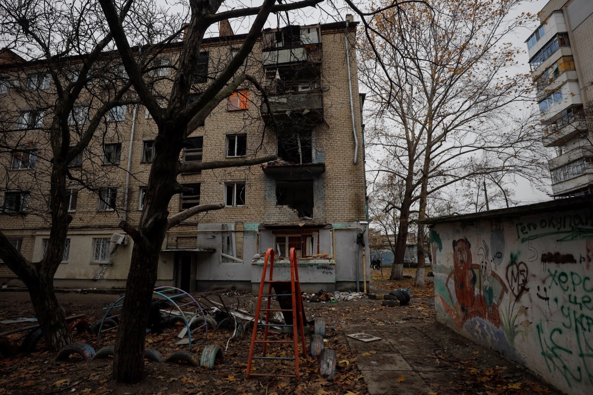 Ukraine Kherson damaged building