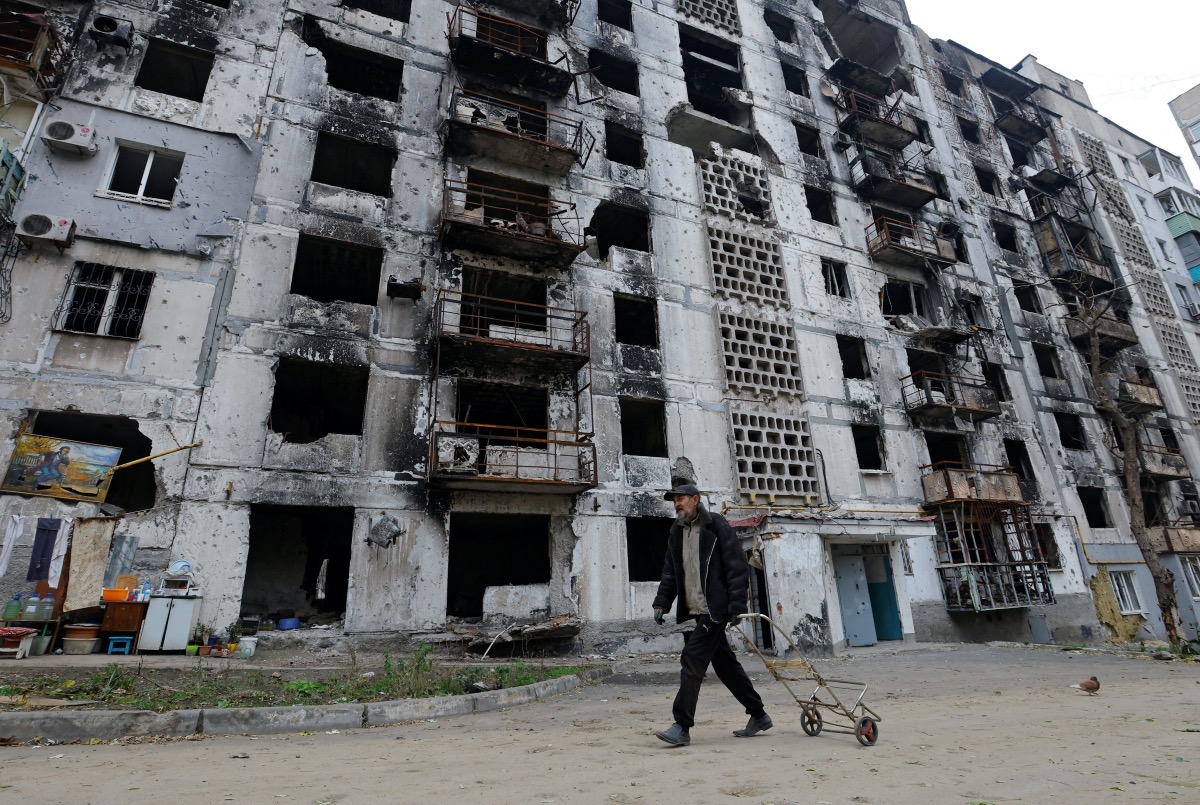 Ukraine Mariupol damaged building