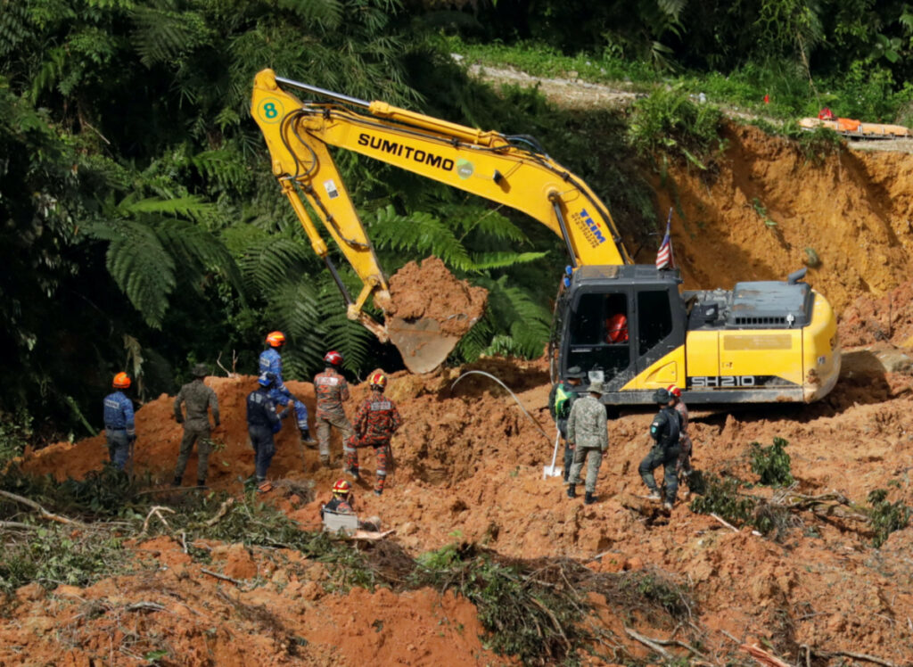 Malaysia Batang Kali landslide rescue