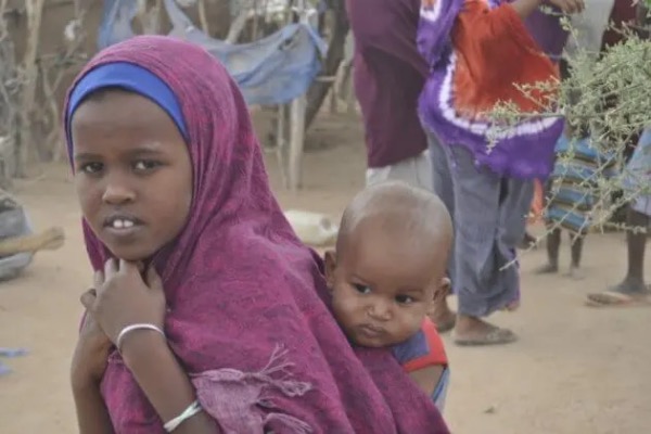 Somalia El Wak girl and child