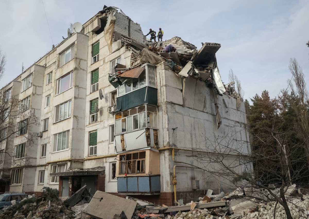 Ukraine Chuhuiv damaged apartments