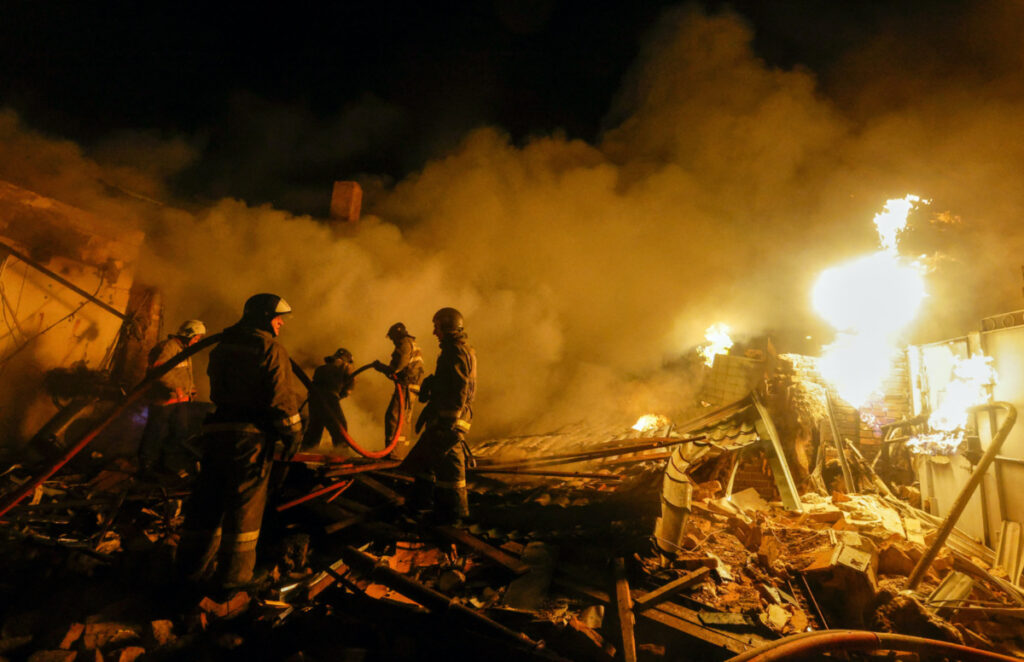 Ukraine Donetsk burning building