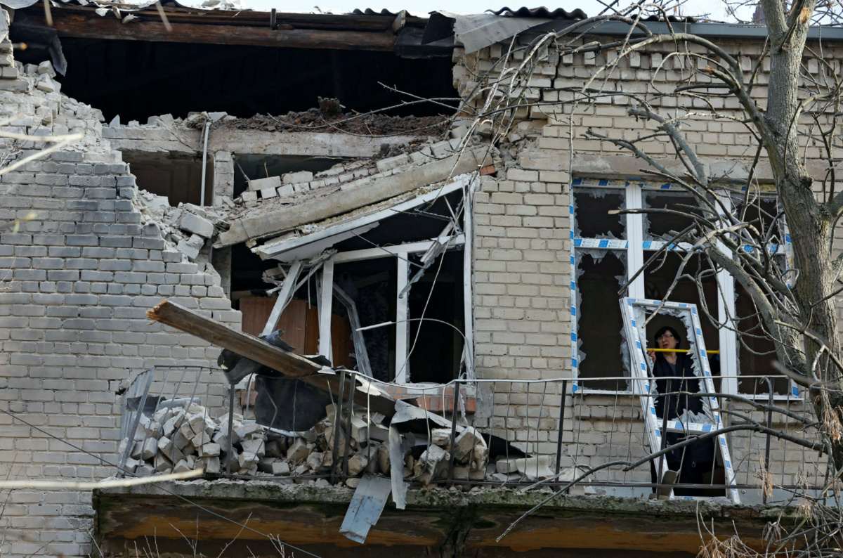 Ukraine Donetsk shelled building3