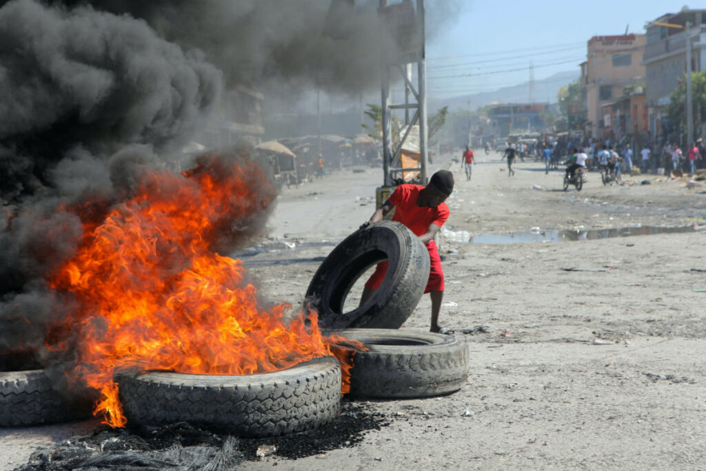 Haiti Port au Prince tyre barricade