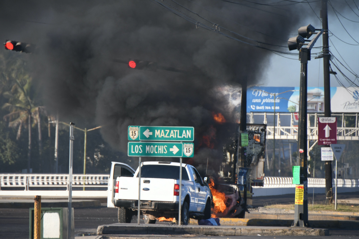 Mexico Culiacan burning vehicles2