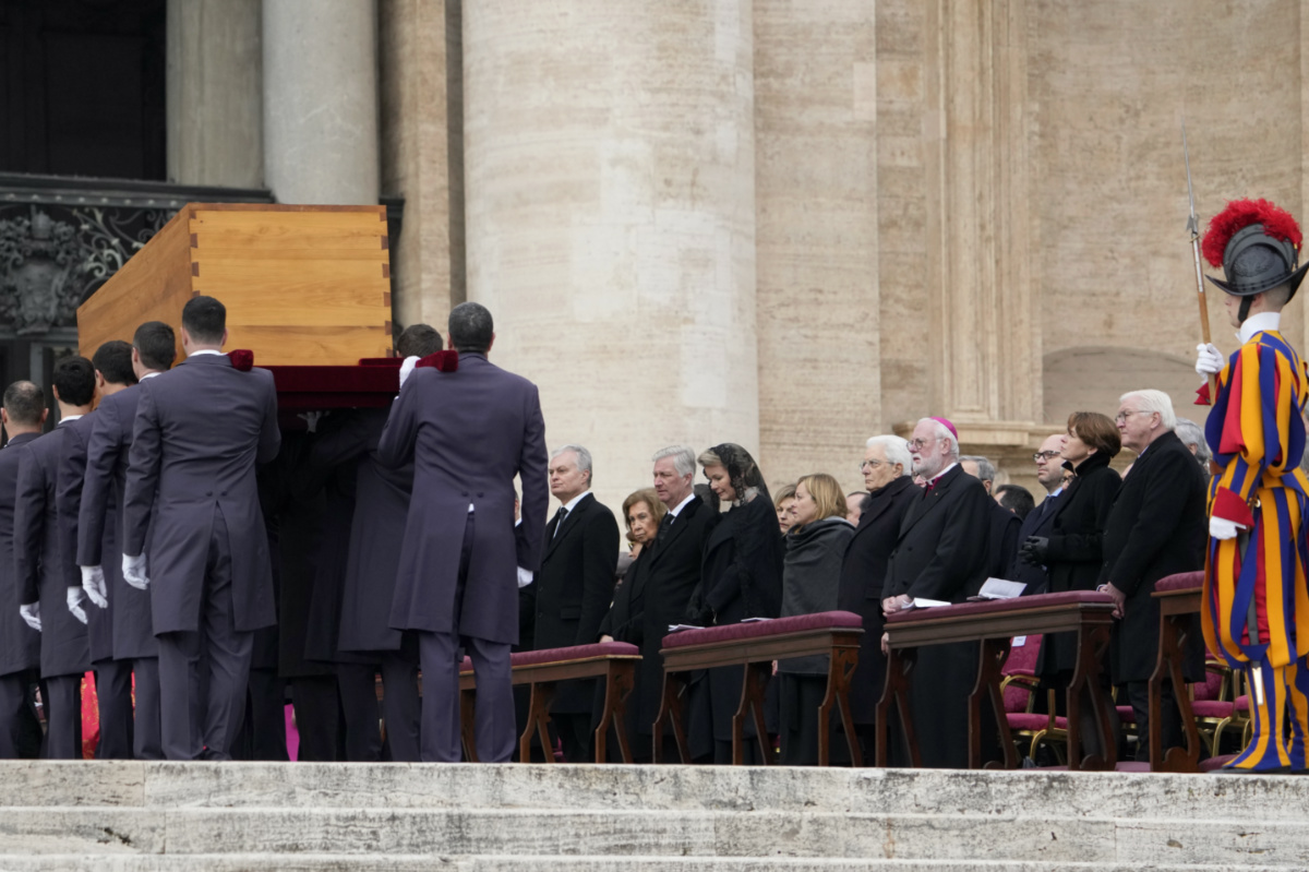 Vatican Pope Benedict funeral Coffin pallbearers