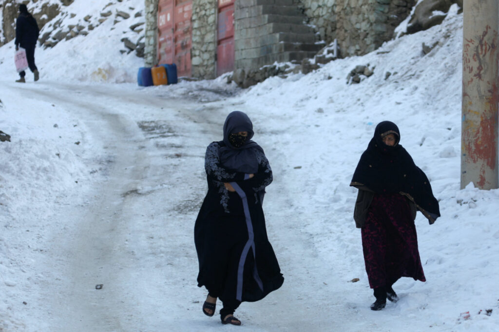 Afghanistan - Kabul - TV Mountain - women