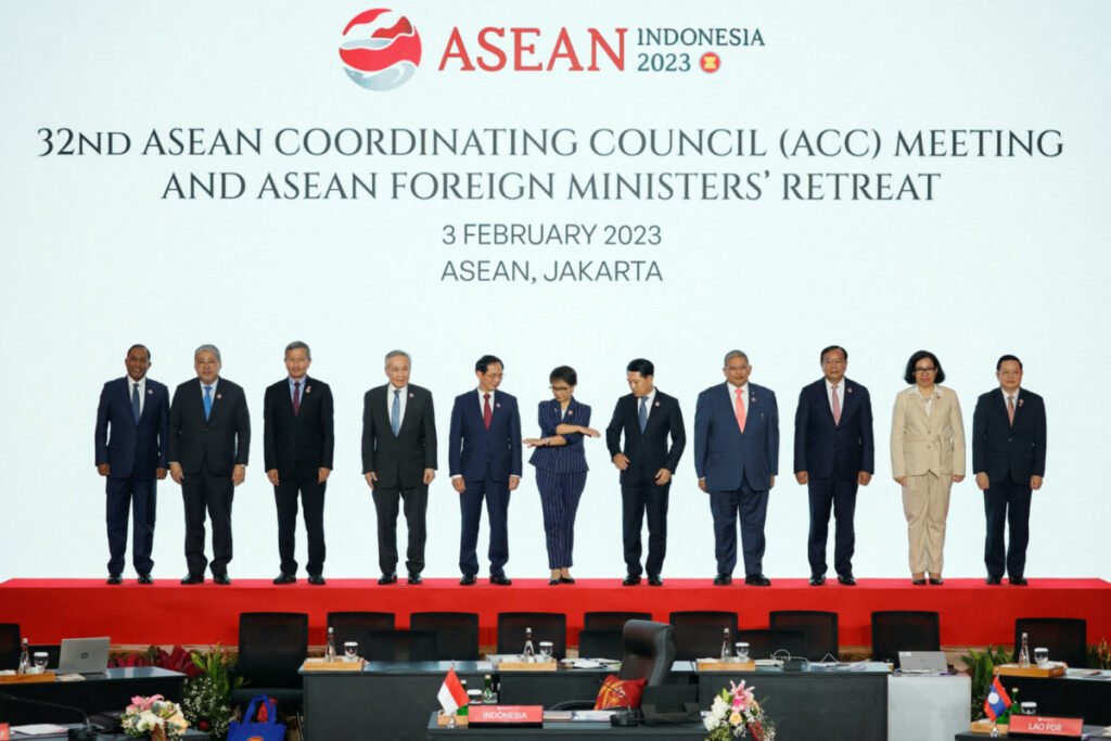 Indonesian Foreign Minister Retno Marsudi and Foreign Ministers of the Association of South East Asian Nations (ASEAN), including East Timor's Minister of Foreign Affairs and Cooperation Adaljiza Magno prepare to pose for group photos during the 32nd ASEAN Coordinating Council (ACC) meeting at the ASEAN Secretariat in Jakarta, Indonesia, February 3, 2023. REUTERS/Willy Kur