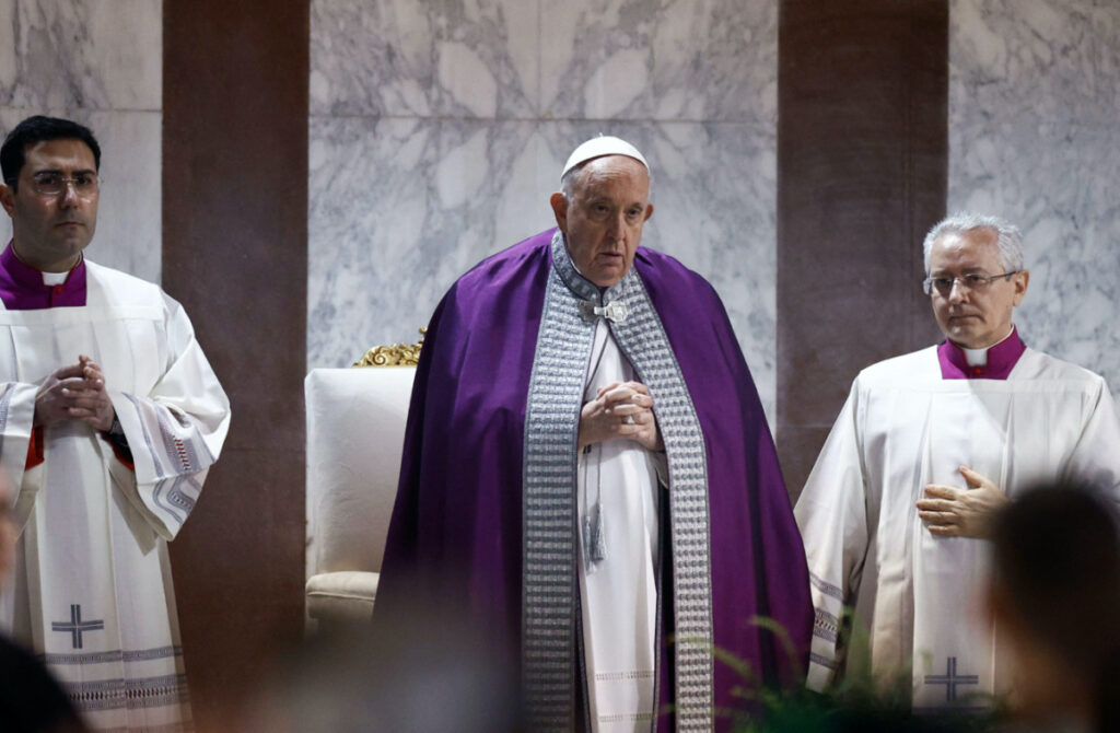 Pope Francis attends the Ash Wednesday mass at the Santa Sabina Basilica in Rome, Italy, February 22, 2023. REUTERS/Guglielmo Mangiapane