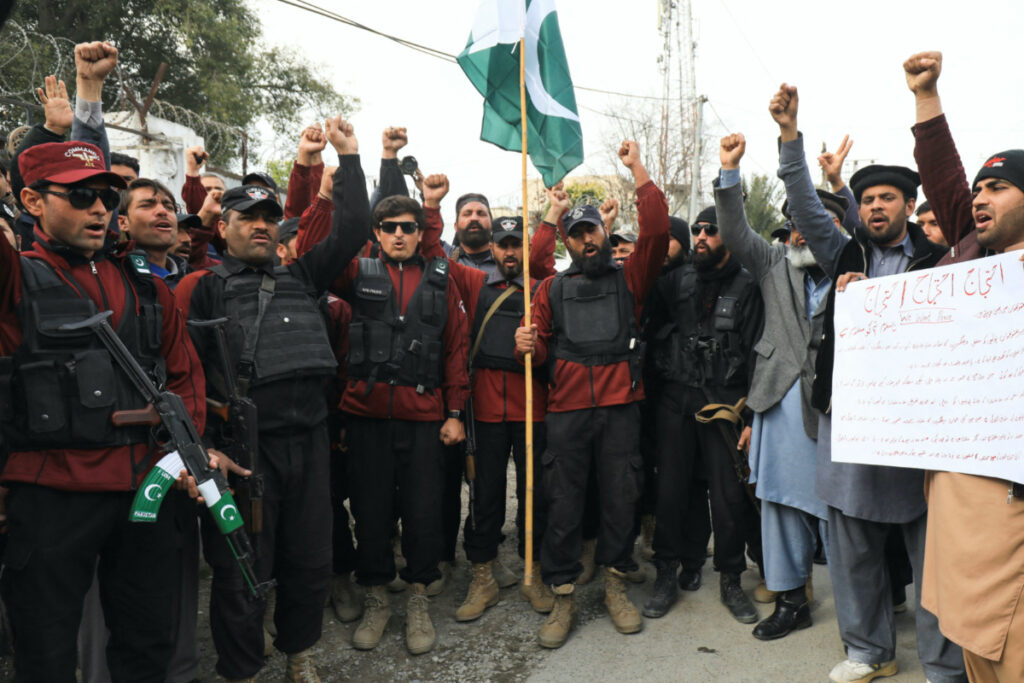 Pakistan Peshawar police protest