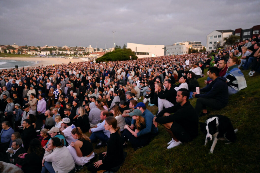 People attend the Dawn Service on ANZAC Day at Bondi Beach in Sydney, Australia, April 25, 2023. REUTERS/Jaimi Joy