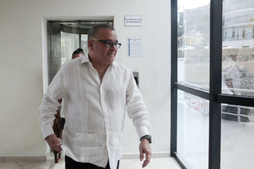Former President of El Salvador, Mauricio Funes arrives at the Attorney General's office in San Salvador, on 3rd February, 2016.