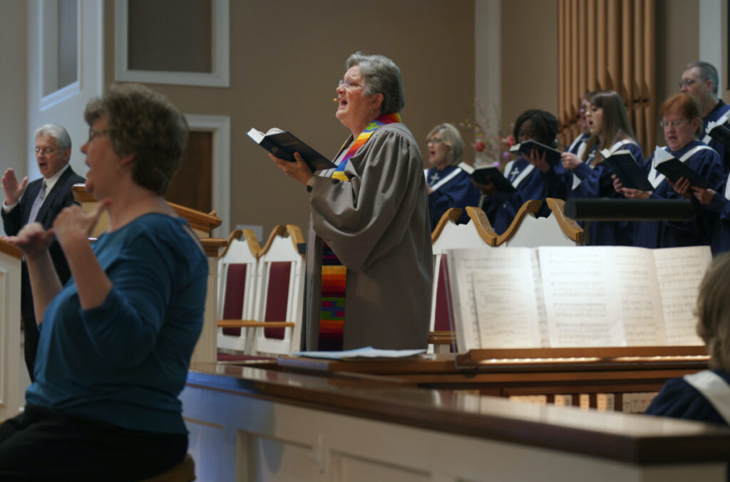 Rev Linda Barnes Popham sings with the choir at Fern Creek Baptist Church during a service, on Sunday, 21st May, 2023, in Louisville, Kentucky