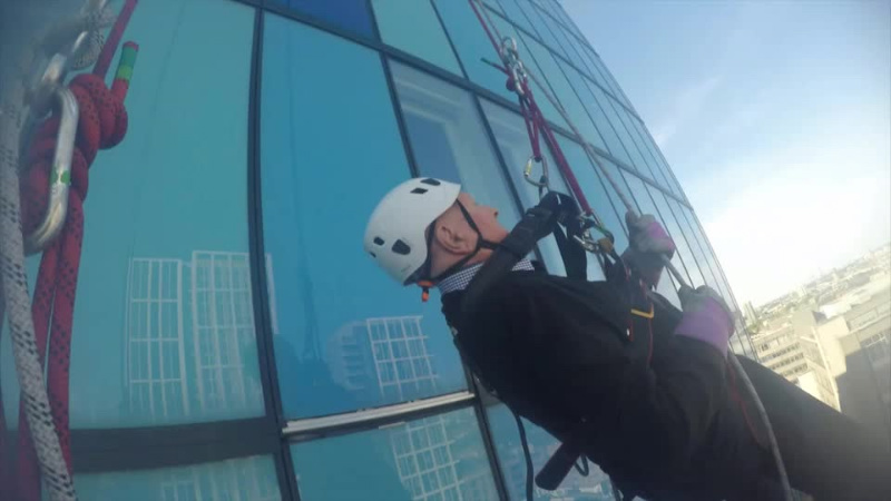 Colin Bell abseils in London