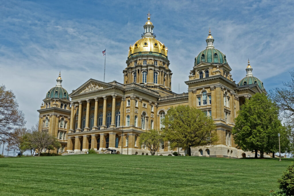 The crown jewel of Des Moines is the State Capitol Building situated on a hill facing downtown