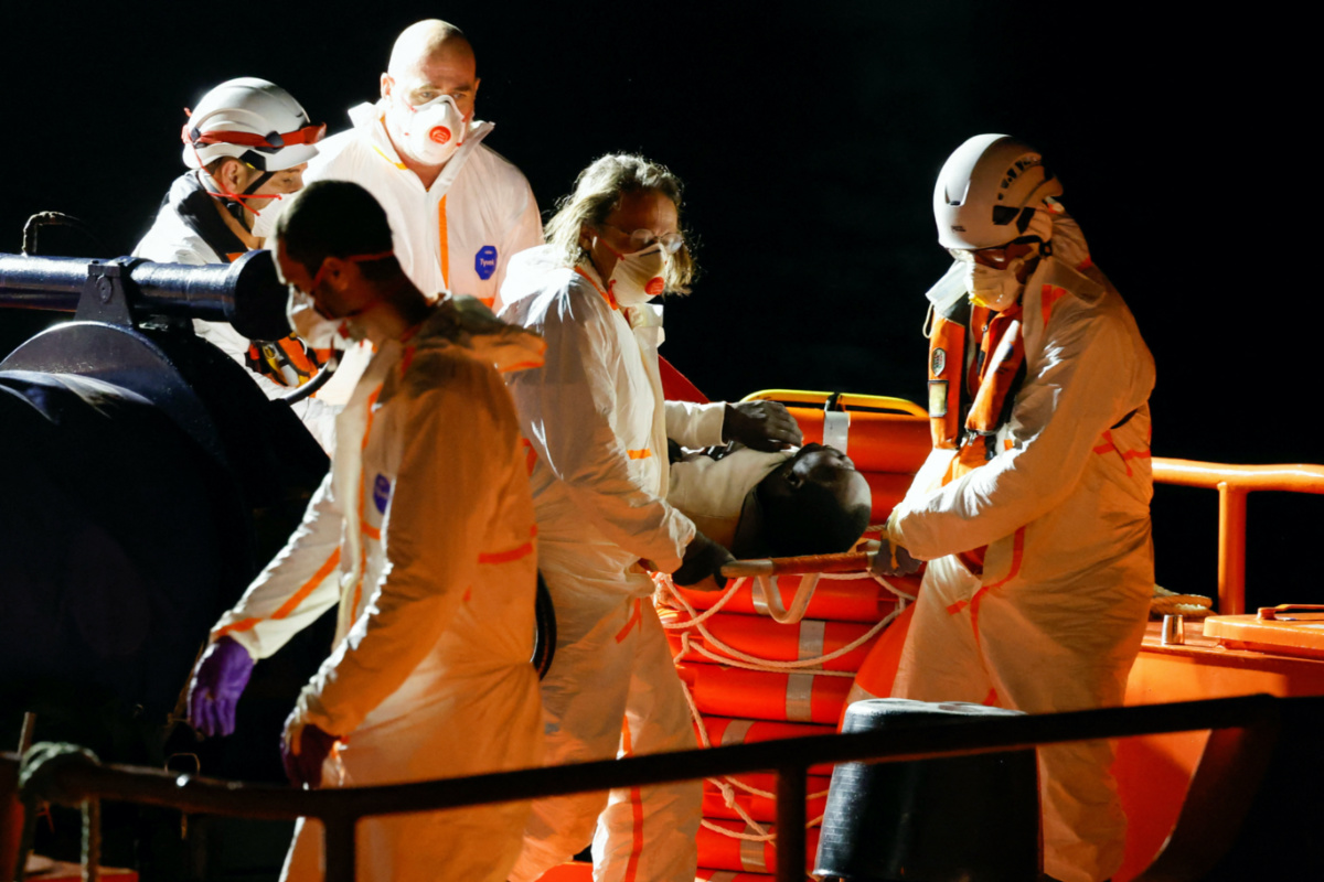 Se teme que siete muertos en un barco de inmigrantes frente a las Islas Canarias de España